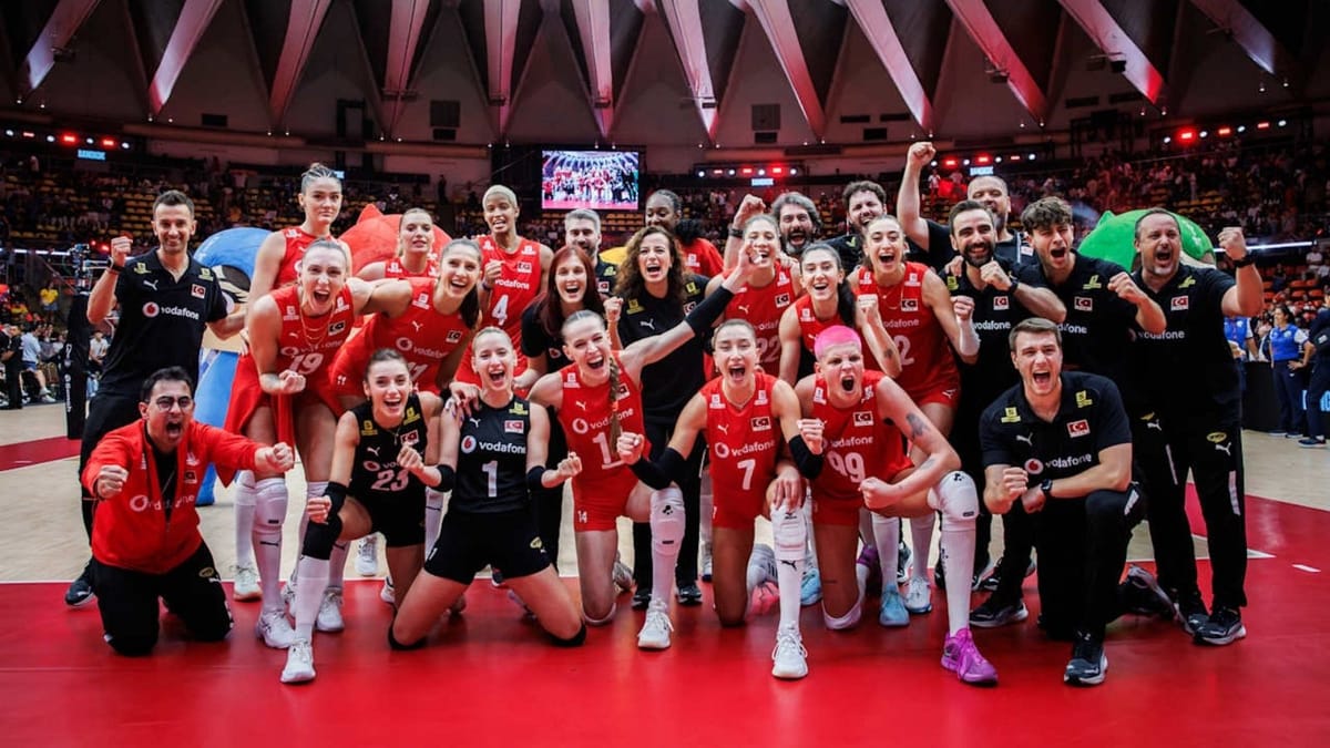 Türkiye Japonya'yı 3-1 Yenip Dünya Şampiyonası'nda Finale Yükseldi