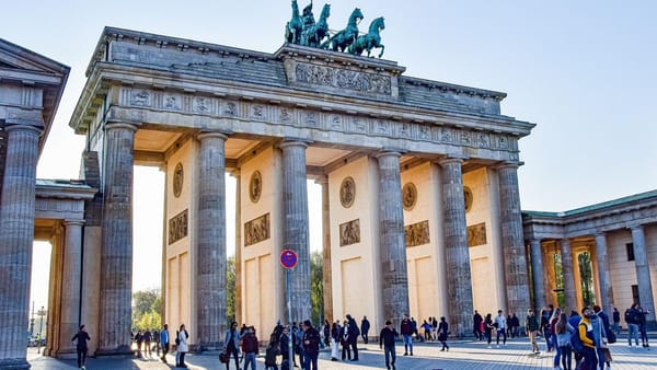 Kaan Arslanoğlu: "Türkçe'yi Çıkarın, Konuşamazlar"