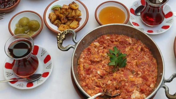 Menemen - Bir Tavada Koca Bir Kültür